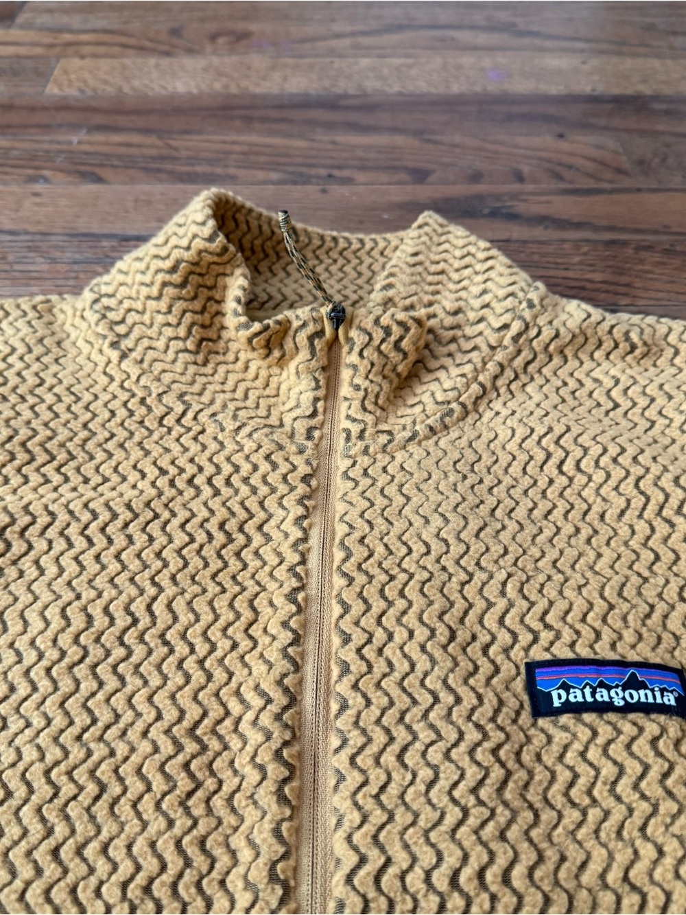 Patagonia R1 Air Quarter Zip Fleece Jacket Pufferfish Gold M EUC - Picture 3 of 7